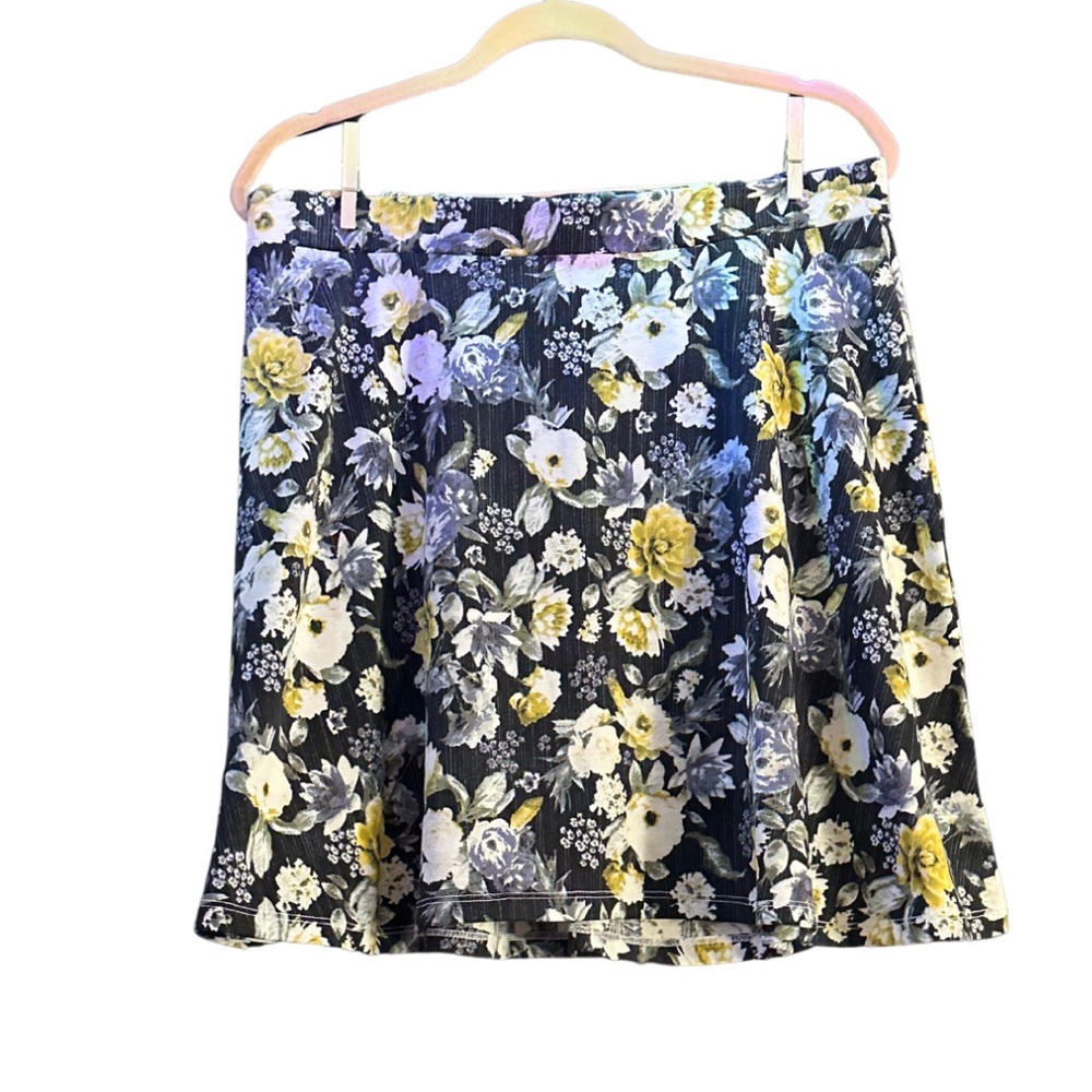 H&M Floral Print A-Line Skirt - Size Large